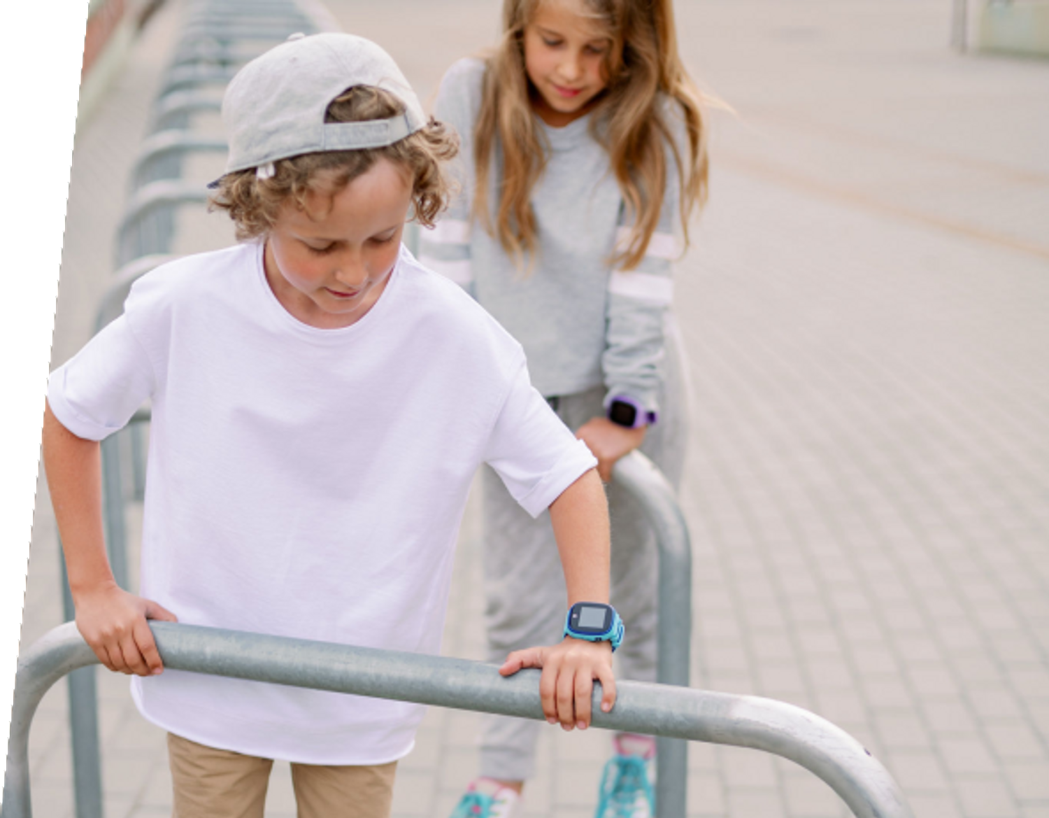 Smartwatch dla dzieci Garett Star 4G niebieski, to nauka samodzielności z zachowaniem bezpieczeństwa (1).jpg